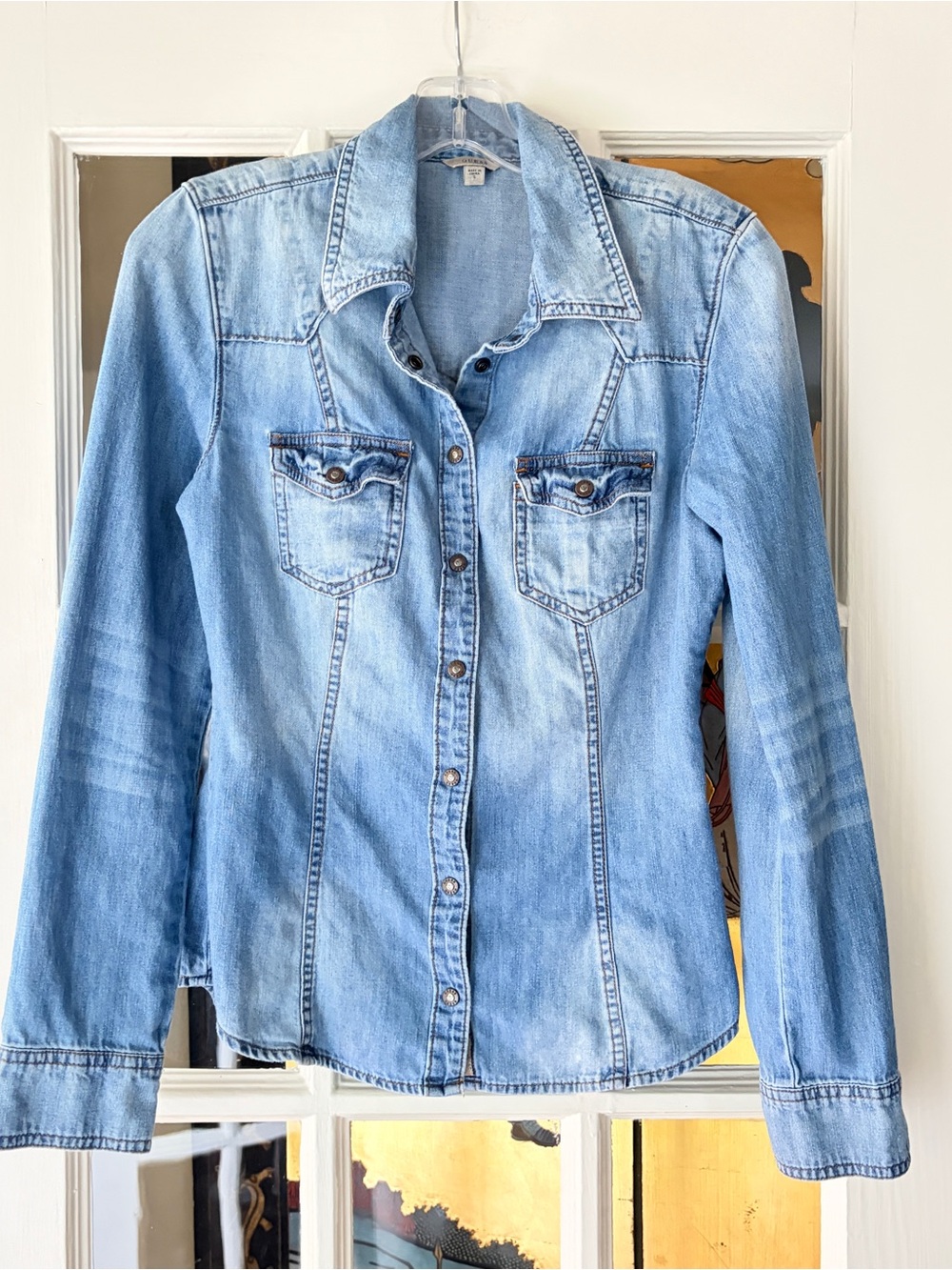GUESS Denim Chambray Western Cowgirl Snap Shirt Button Up Size S Pockets